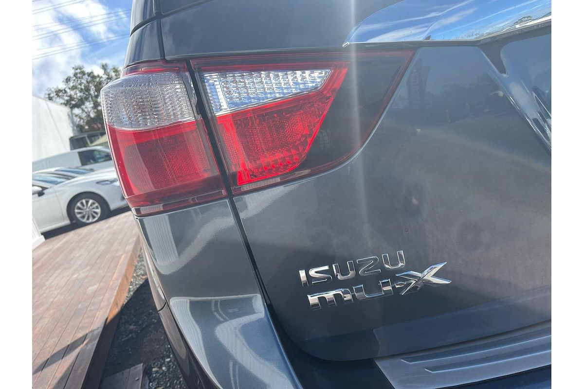 2017 Isuzu MU-X LS-T