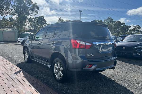 2017 Isuzu MU-X LS-T