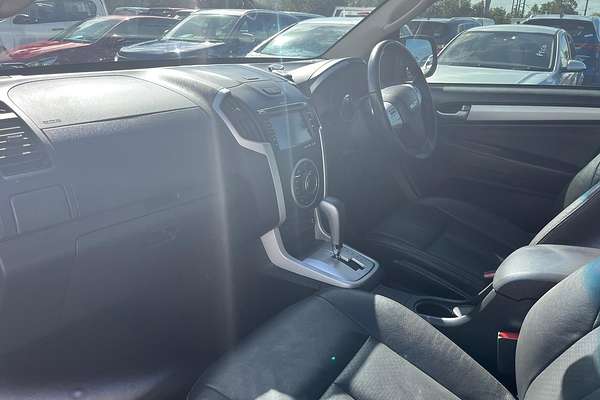 2017 Isuzu MU-X LS-T