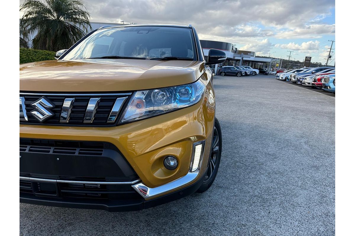 2023 Suzuki Vitara Turbo Shadow LY Series II