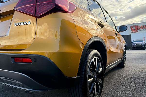 2023 Suzuki Vitara Turbo Shadow LY Series II