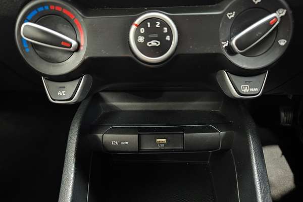 2022 Kia Stonic S YB