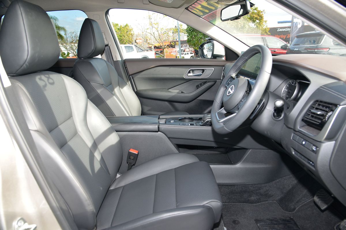 2024 Nissan X-TRAIL ST-L T33