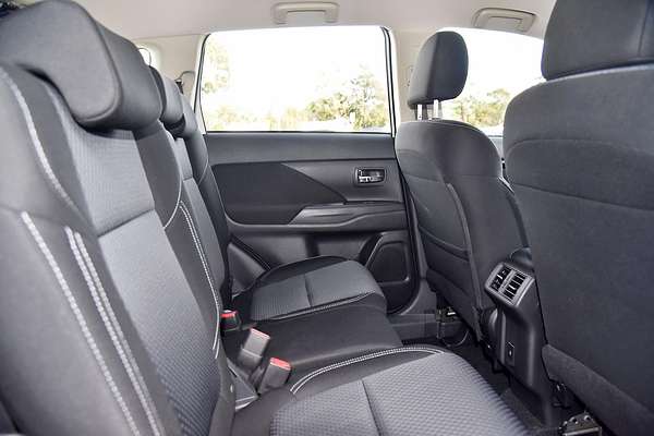 2021 Mitsubishi Outlander ES ZL
