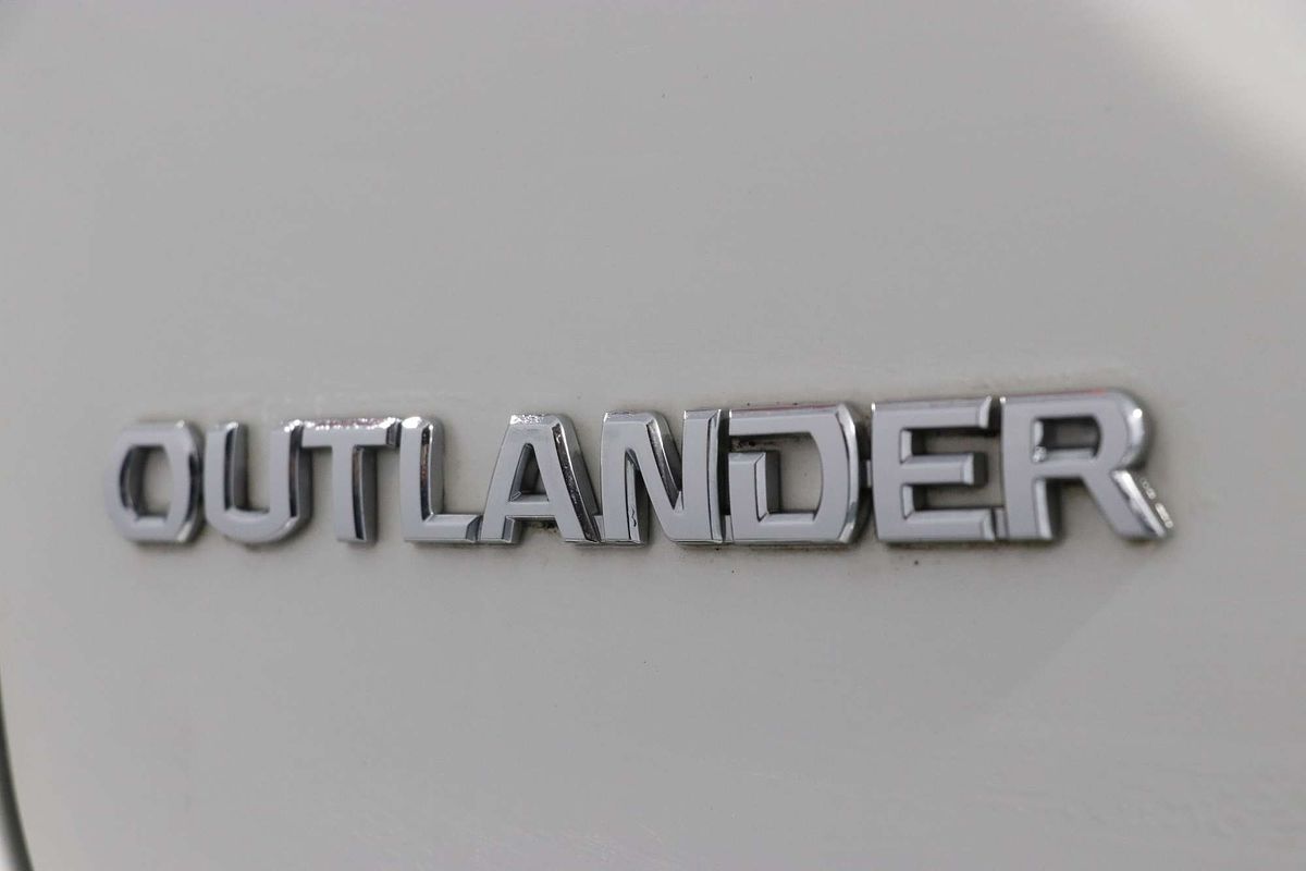 2019 Mitsubishi Outlander ES ADAS ZL