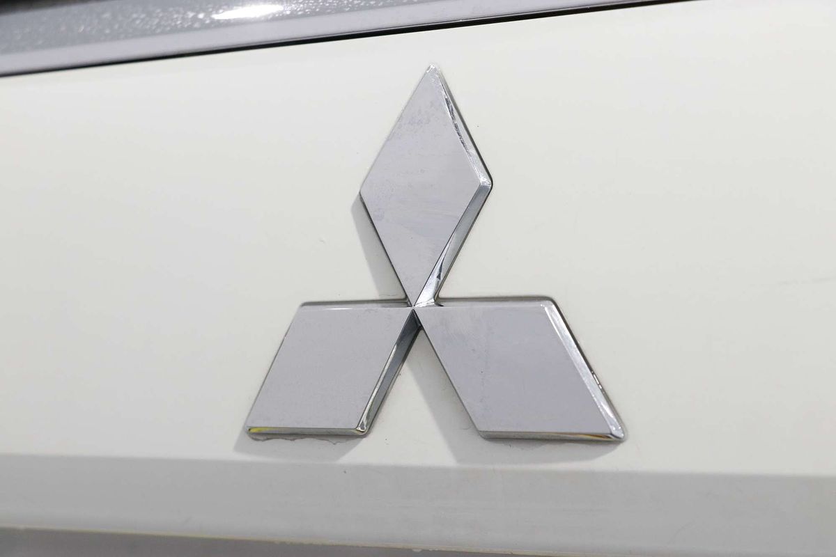 2019 Mitsubishi Outlander ES ADAS ZL
