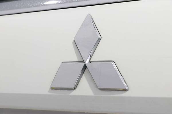 2019 Mitsubishi Outlander ES ADAS ZL