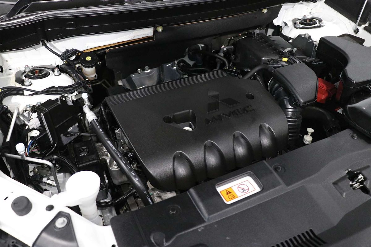 2019 Mitsubishi Outlander ES ADAS ZL