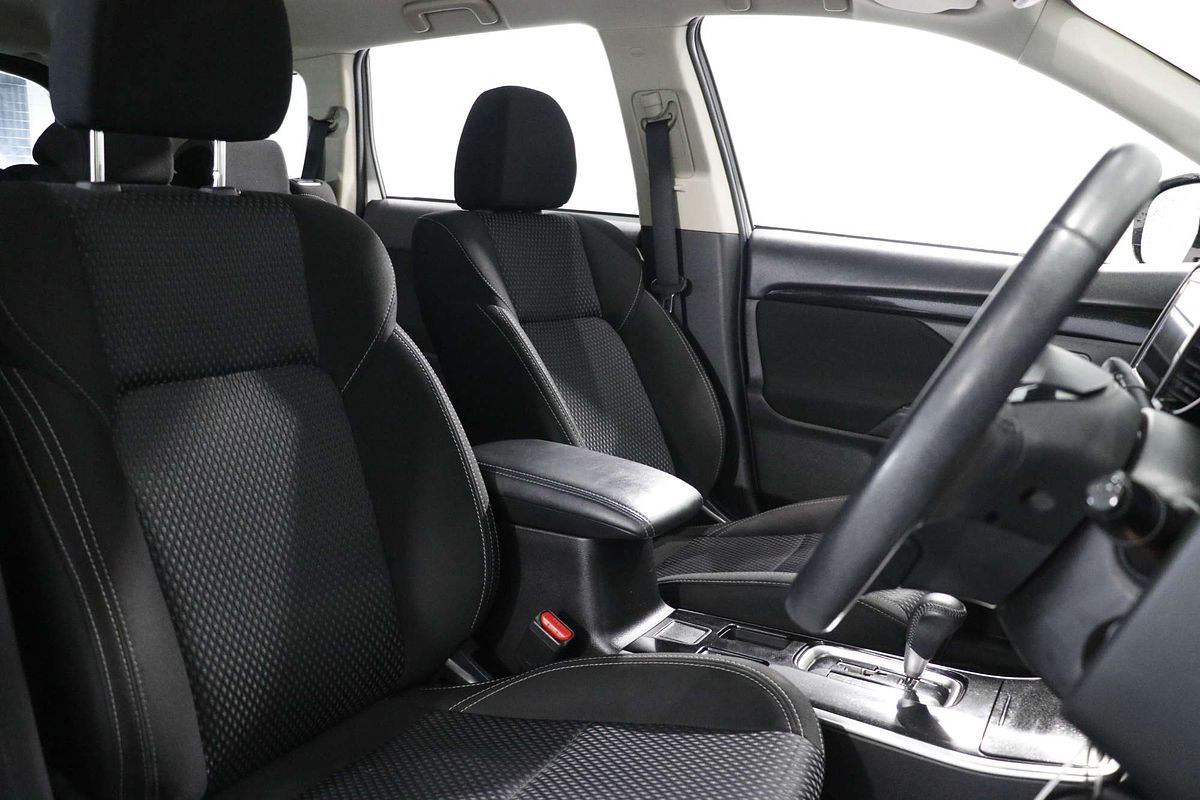 2019 Mitsubishi Outlander ES ADAS ZL