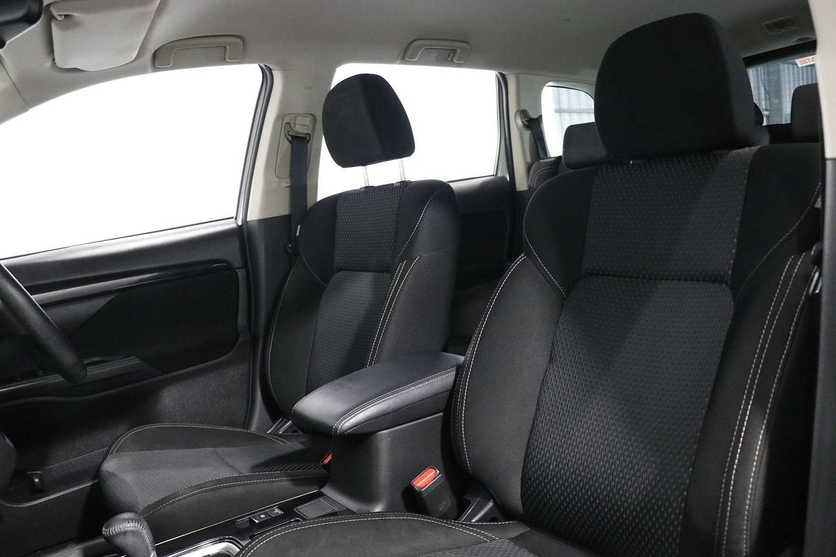 2019 Mitsubishi Outlander ES ADAS ZL
