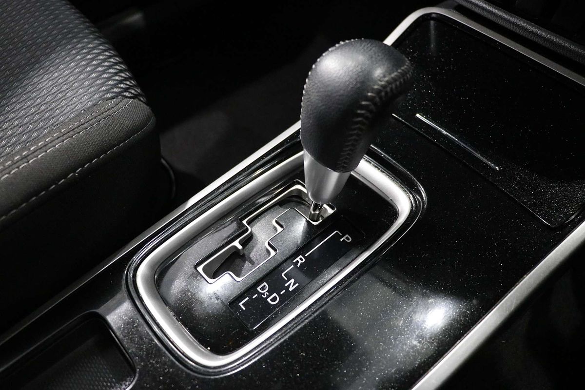 2019 Mitsubishi Outlander ES ADAS ZL