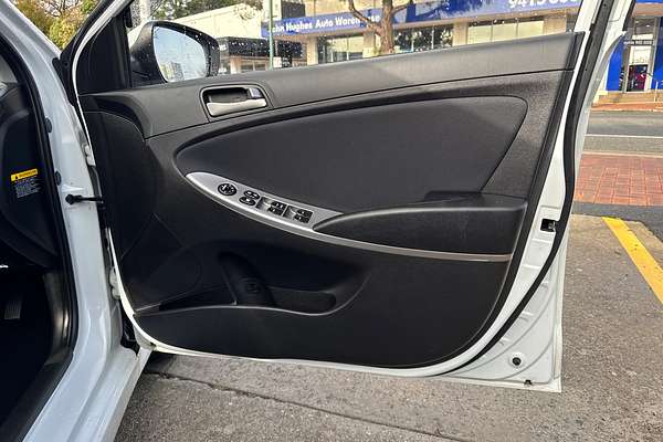 2019 Hyundai Accent Sport RB6