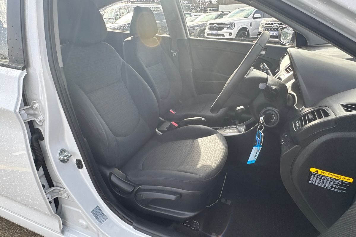 2019 Hyundai Accent Sport RB6