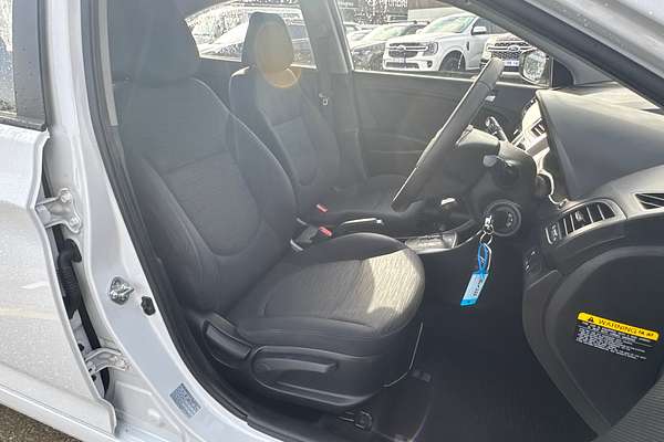 2019 Hyundai Accent Sport RB6