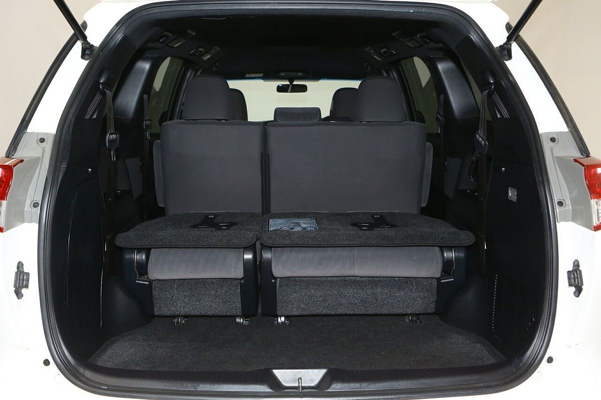 2016 Toyota Tarago GLX ACR50R