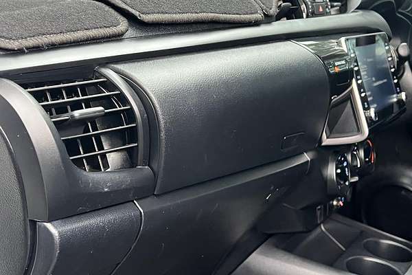 2020 Toyota Hilux SR GUN126R 4X4