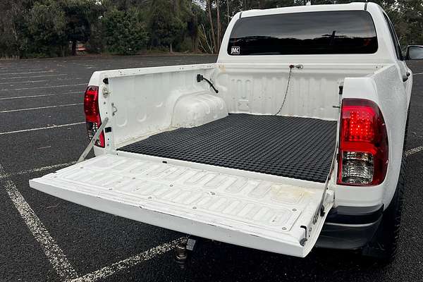 2020 Toyota Hilux SR GUN126R 4X4