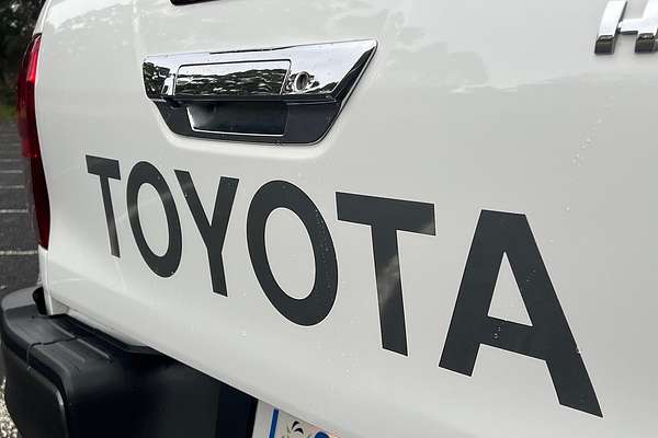 2020 Toyota Hilux SR GUN126R 4X4