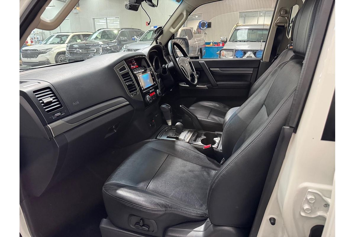 2020 Mitsubishi Pajero Exceed NX