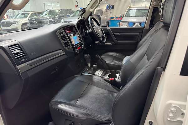 2020 Mitsubishi Pajero Exceed NX