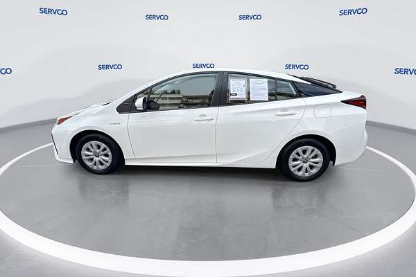 2022 Toyota Prius LE
