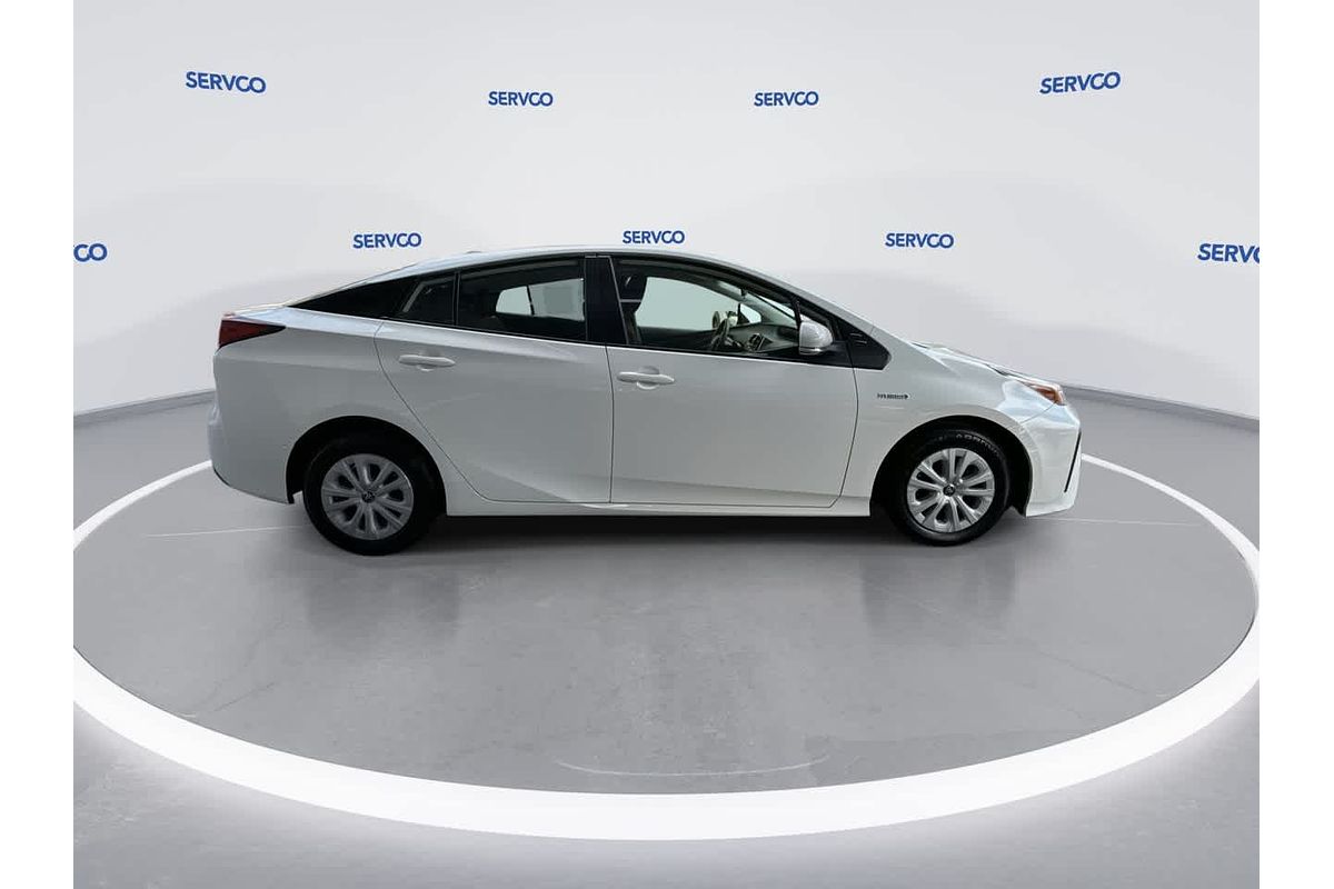 2022 Toyota Prius LE