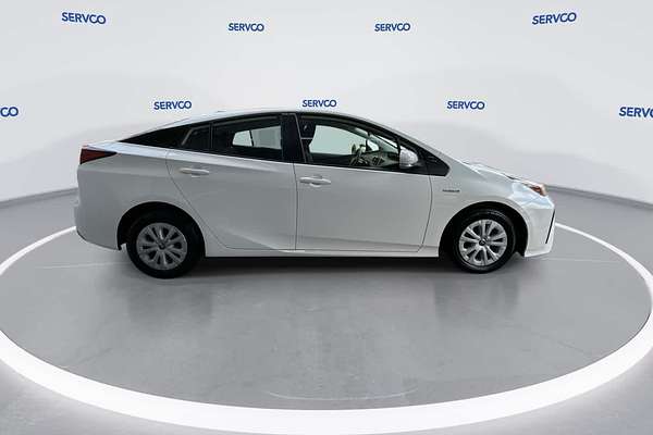 2022 Toyota Prius LE