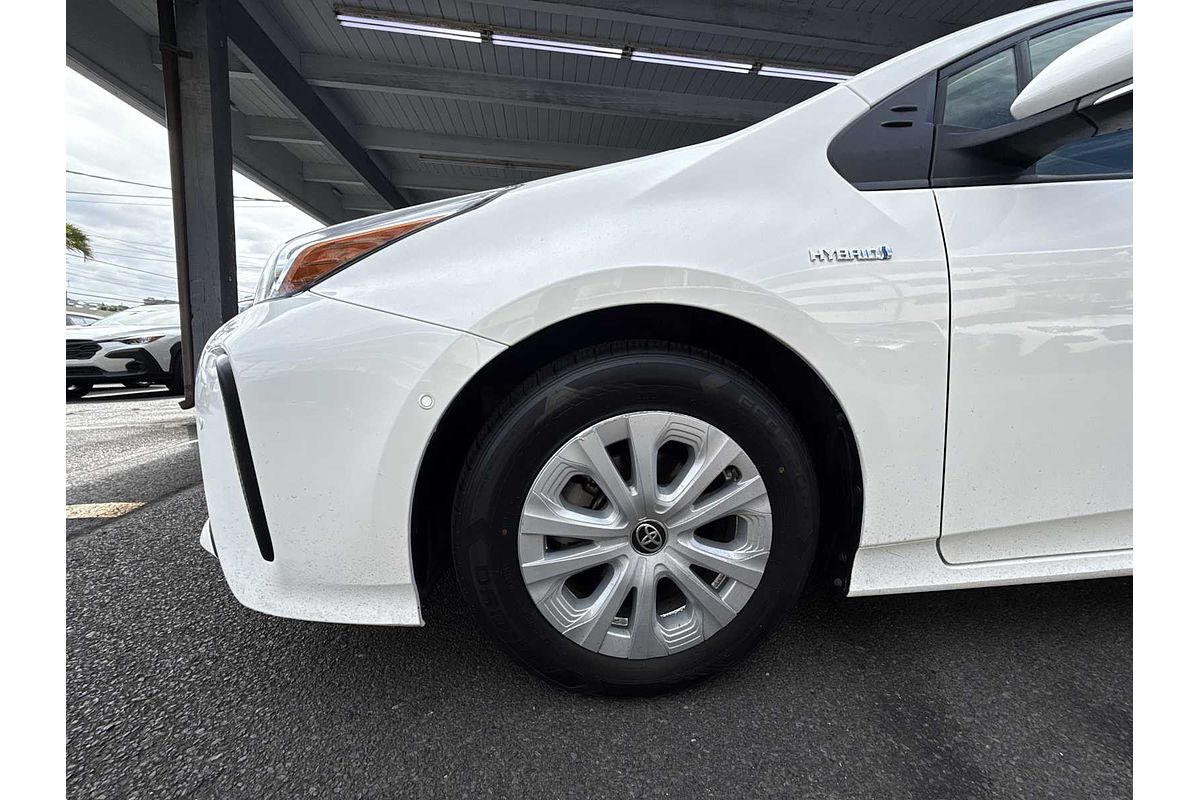 2022 Toyota Prius LE