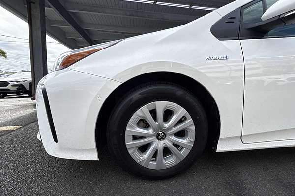 2022 Toyota Prius LE