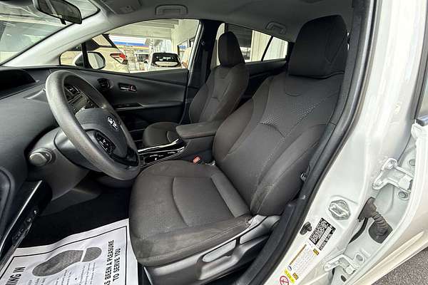 2022 Toyota Prius LE