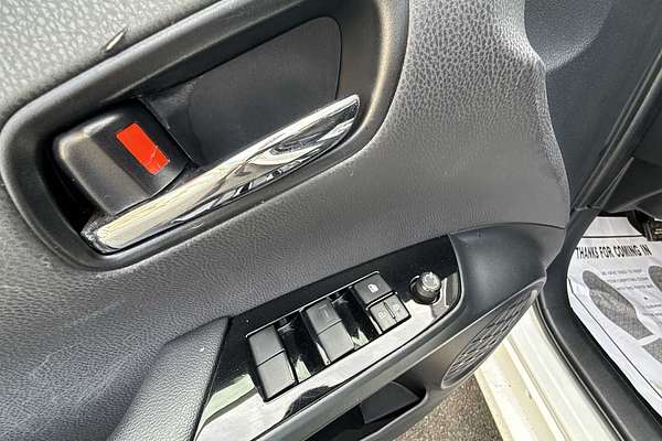 2022 Toyota Prius LE