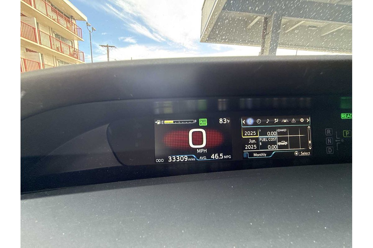 2022 Toyota Prius LE
