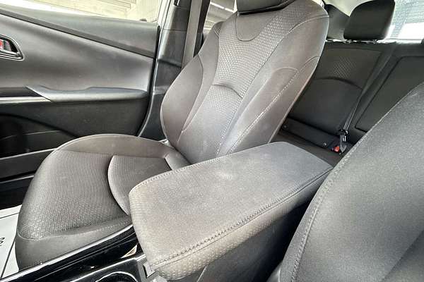 2022 Toyota Prius LE