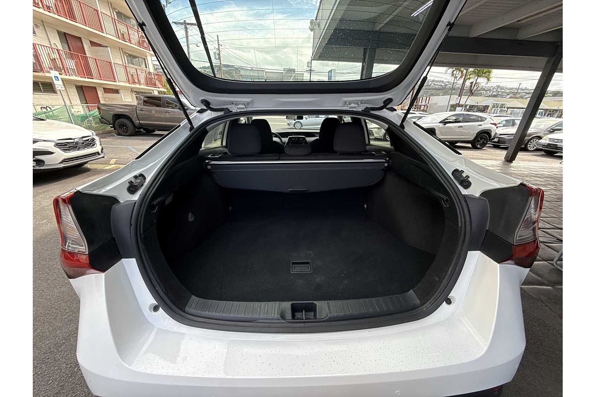 2022 Toyota Prius LE