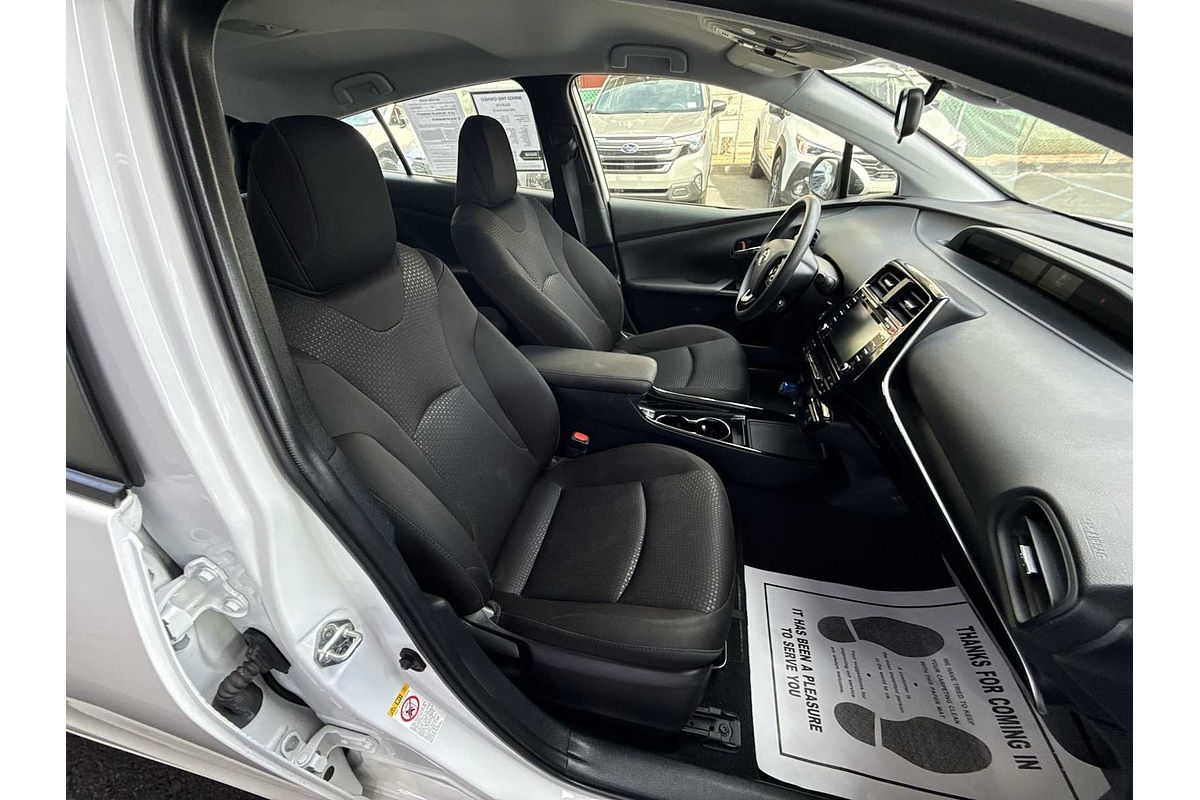 2022 Toyota Prius LE