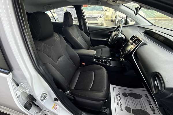 2022 Toyota Prius LE