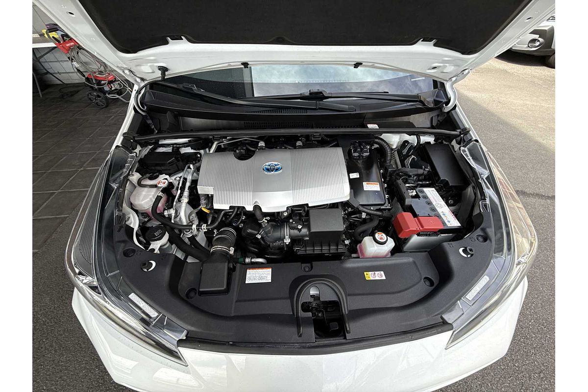 2022 Toyota Prius LE