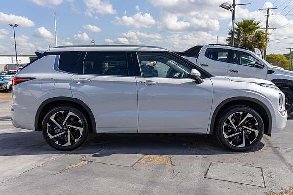 2022 Mitsubishi Outlander Exceed ZM