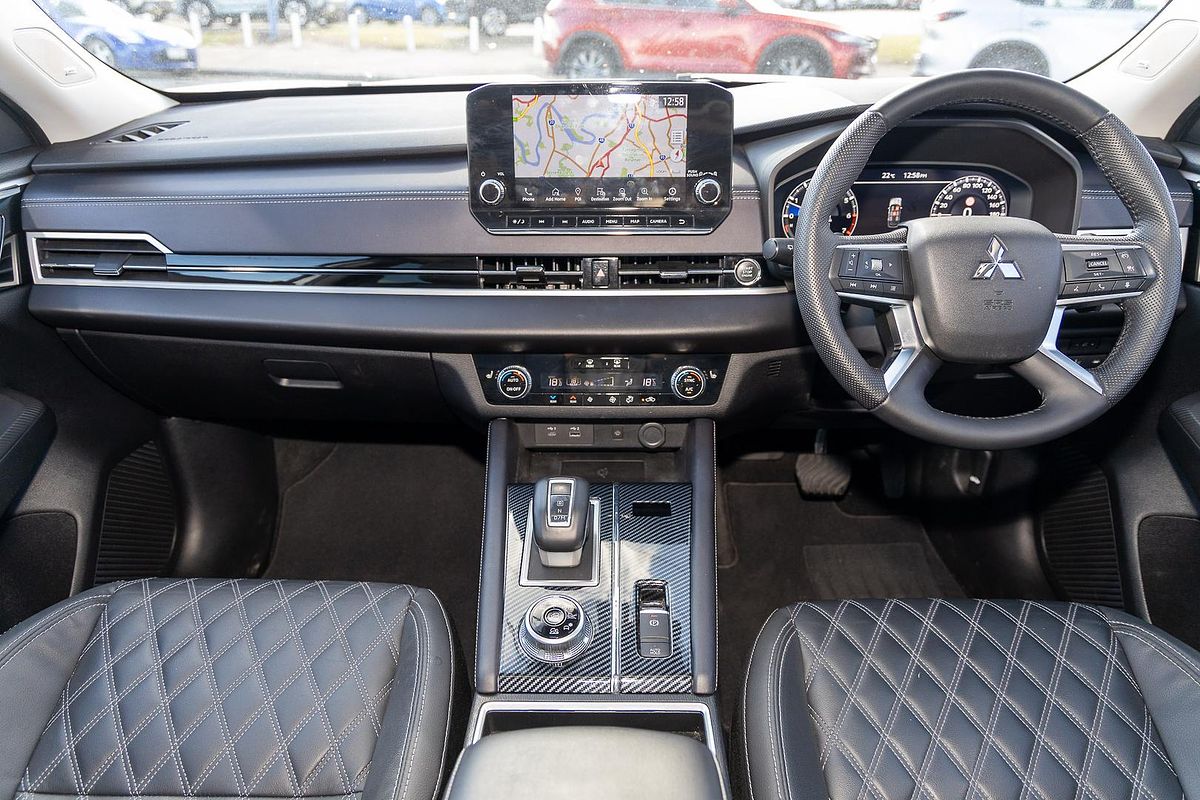 2022 Mitsubishi Outlander Exceed ZM