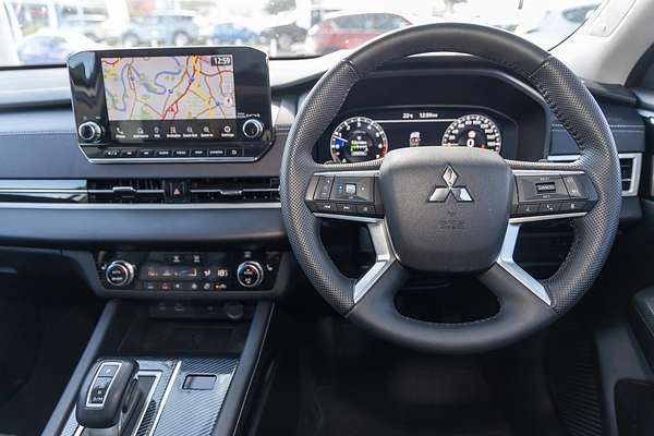 2022 Mitsubishi Outlander Exceed ZM