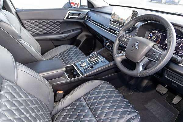 2022 Mitsubishi Outlander Exceed ZM