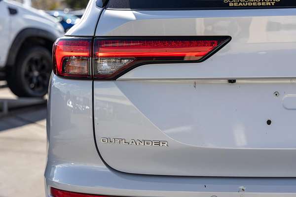 2022 Mitsubishi Outlander Exceed ZM