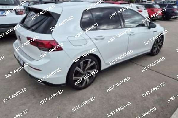 2024 Volkswagen Golf 110TSI R-Line 8
