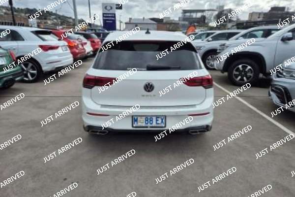 2024 Volkswagen Golf 110TSI R-Line 8