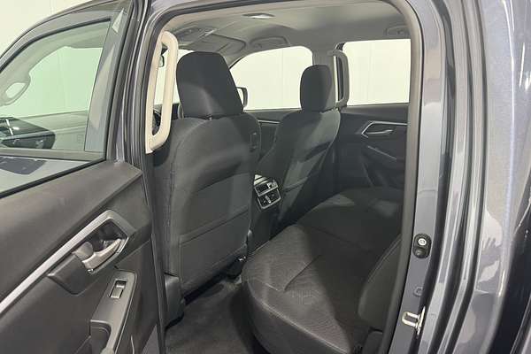 2025 Isuzu D-MAX LS-M 4X4