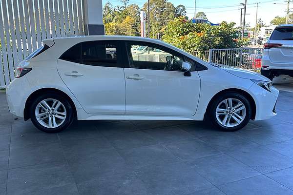 2018 Toyota Corolla Ascent Sport MZEA12R