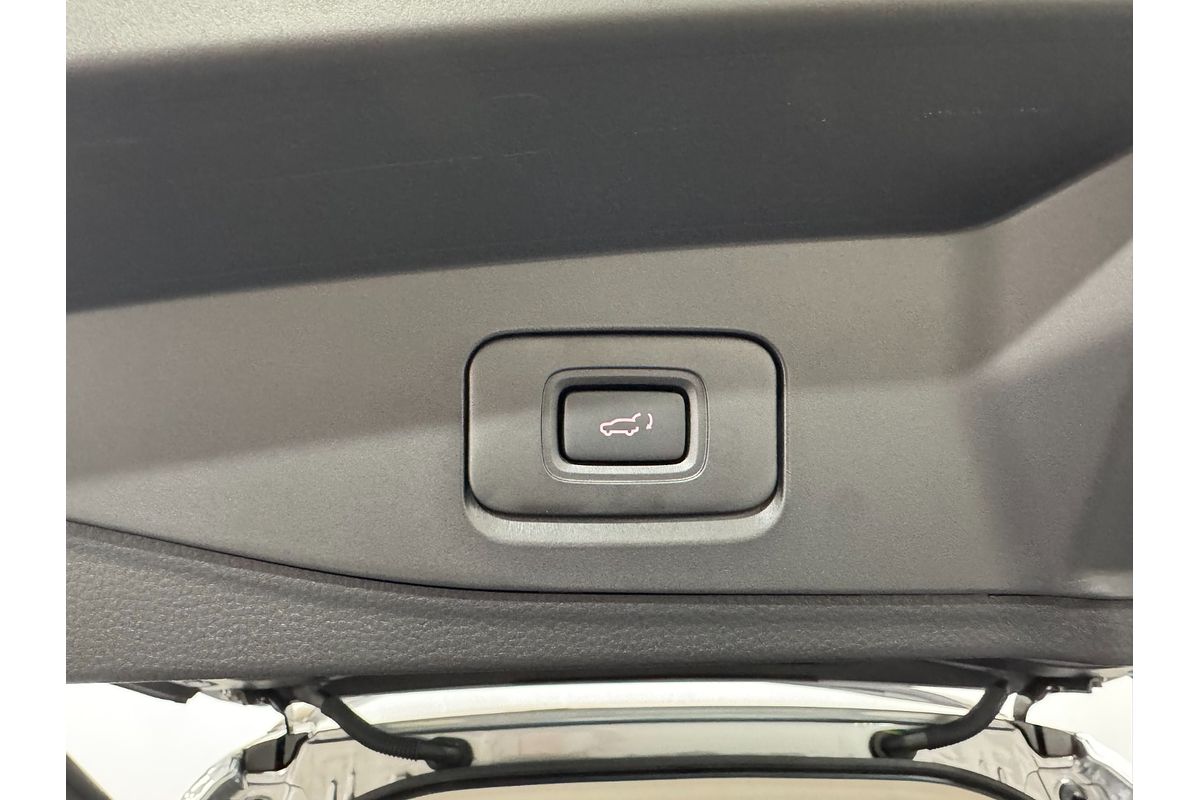 2025 Isuzu MU-X LS-U
