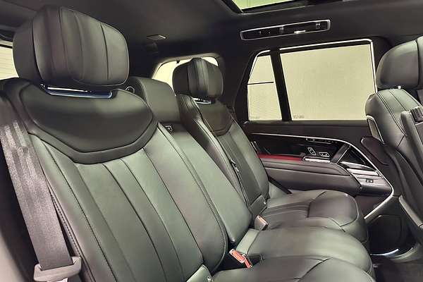 2025 Land Rover Range Rover P530 Autobiography L460