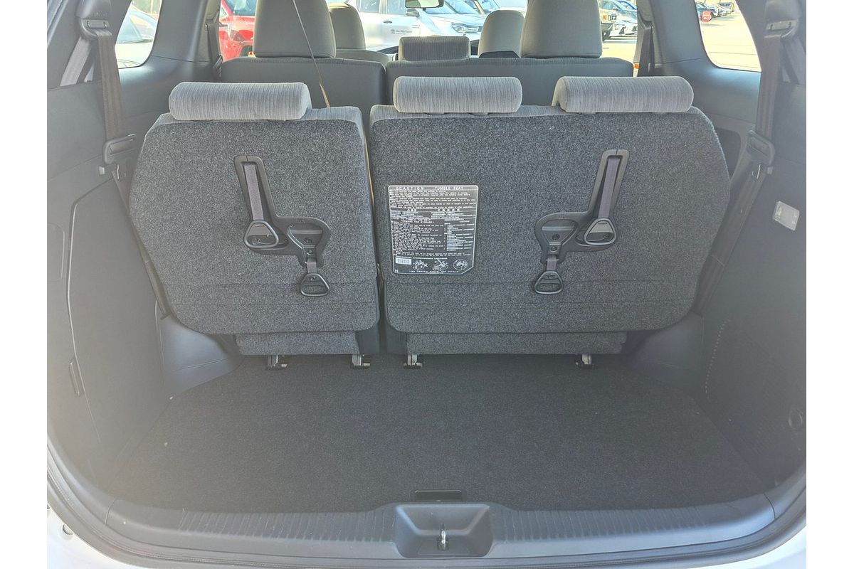 2017 Toyota Tarago GLi ACR50R