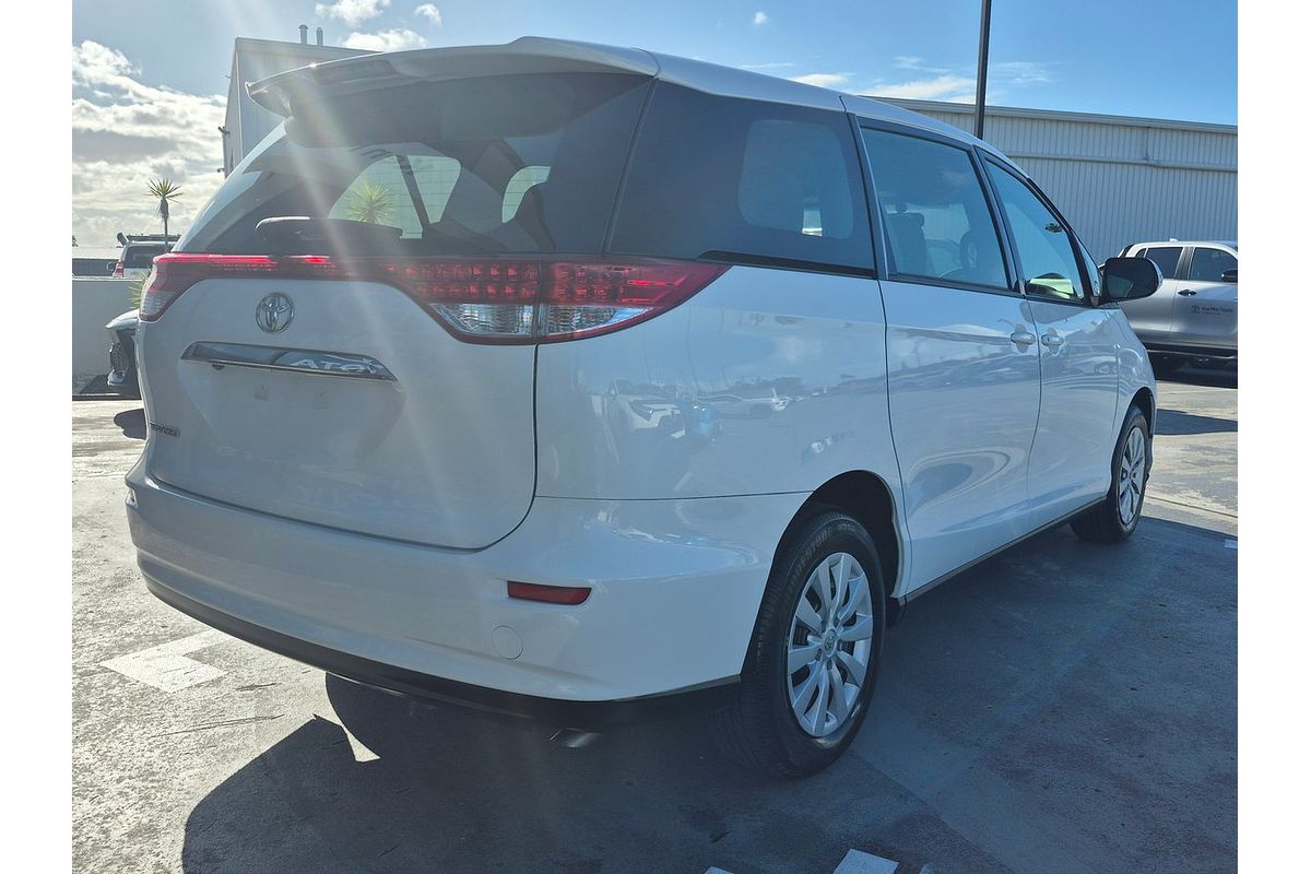 2017 Toyota Tarago GLi ACR50R